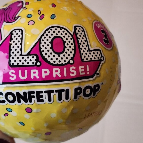 L.O.L. Surprise Series 3 Confetti Pop Ball - Picture 4 of 6